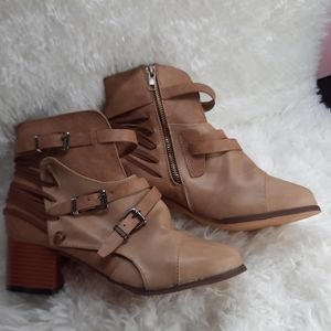 Tan ankle boots, 7.5